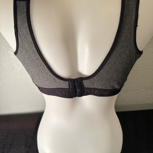 Vogue great and black sports bra size D40 - Picture 4 of 5
